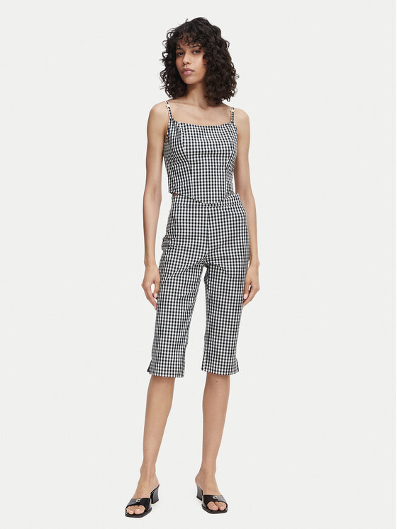 Guess Guess Capri nohavice W6YB35 W4486 Čierna Slim Fit