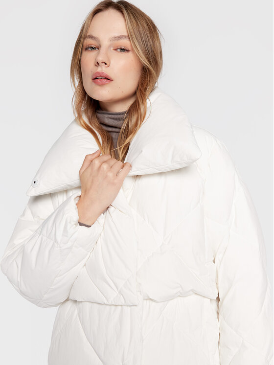 Calvin Klein Calvin Klein Пухено яке Transform K20K204632 Бял Regular Fit
