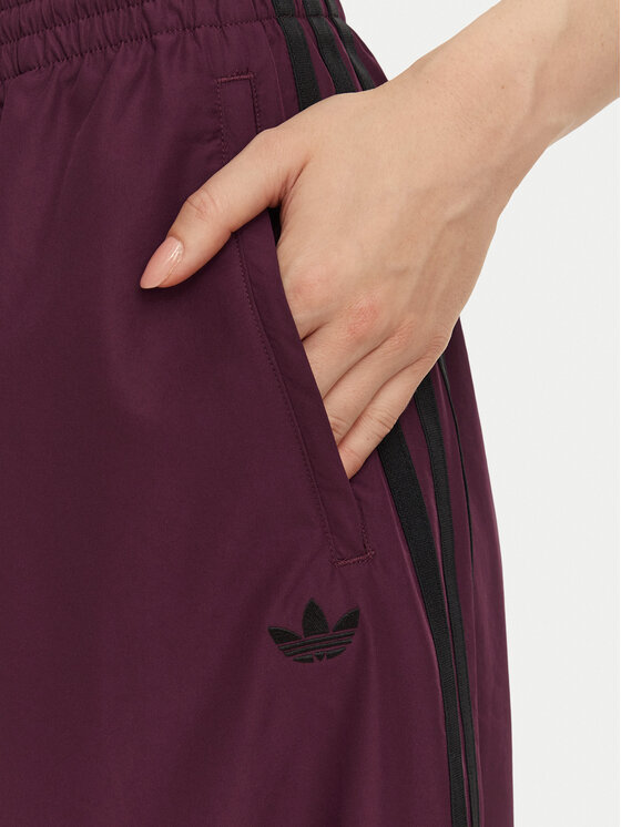 adidas adidas Spodnie dresowe Firebird Adilenium Track Pant KT0020 Bordowy Relaxed Fit