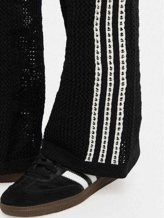 adidas adidas Трикотажні штани Knitted Crochet Firebird KC6494 Чорний Regular Fit