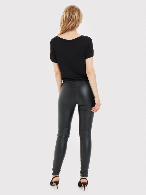 Kaffe Kaffe Pantaloni din imitație de piele Ada Coated 10501626 Negru Slim Fit