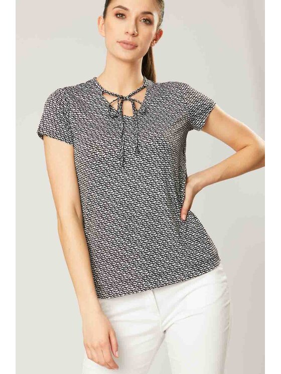 QUIOSQUE QUIOSQUE Halenka BREAK BLOUSE Černá Regular Fit