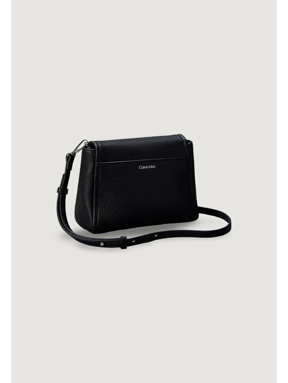 Calvin Klein Calvin Klein Borsetta EMBLEM HW PEBBLE CROSSBODY 20 Nero