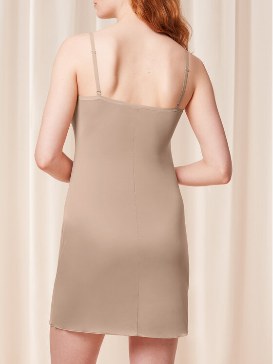 Triumph Modeliuojantis apatinukas Body Make-Up T Dress 02