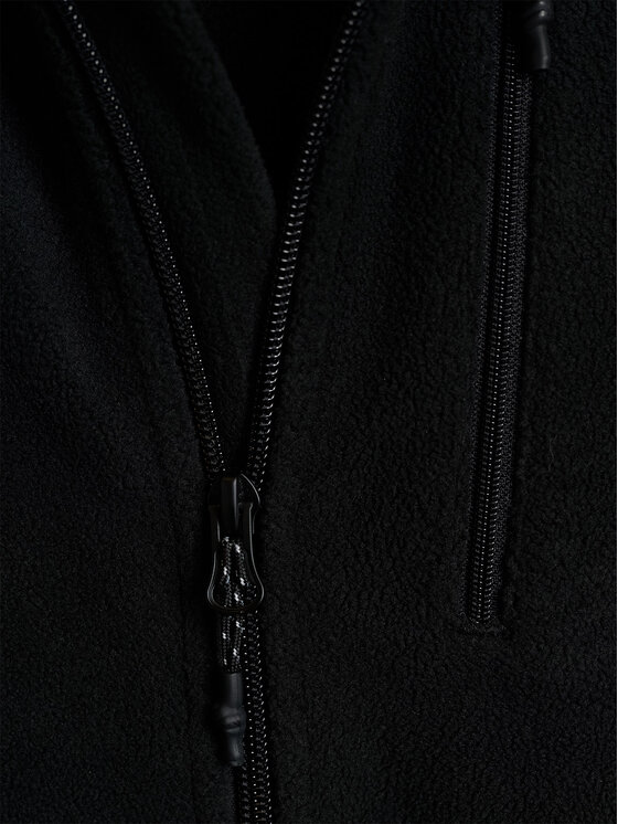 4F 4F Polar NOS Czarny Regular Fit