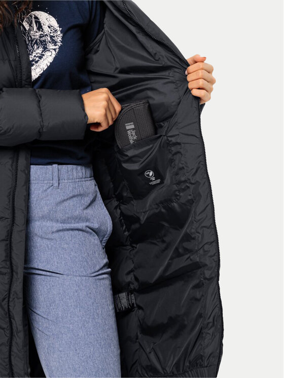 Jack Wolfskin Jack Wolfskin Vatovaná bunda Frozen Palace Coat 1204133 Čierna Regular Fit