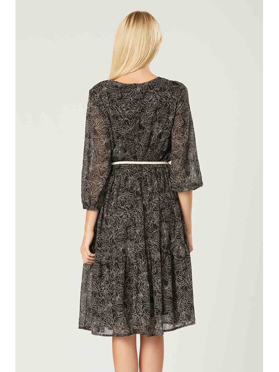 QUIOSQUE QUIOSQUE Každodenné šaty LINER FLO DRESS Čierna Regular Fit
