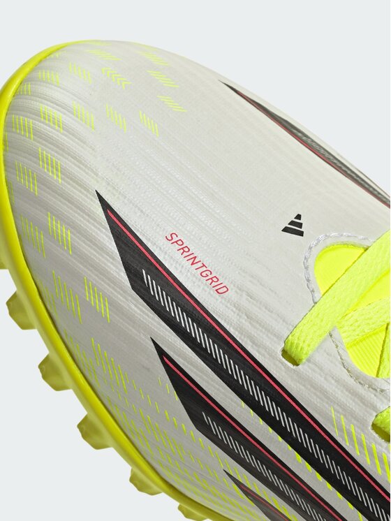 adidas adidas Buty do piłki nożnej F50 CLUB Żółty