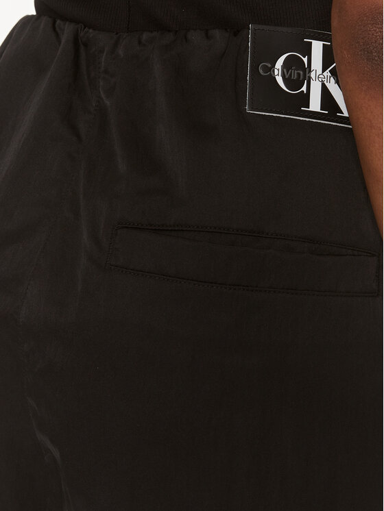 Calvin Klein Jeans Calvin Klein Jeans Hlače Soft Crinkle J20J223122 Crna Relaxed Fit