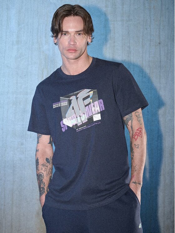 4F 4F T-Shirt IN MOTION Granatowy Regular Fit