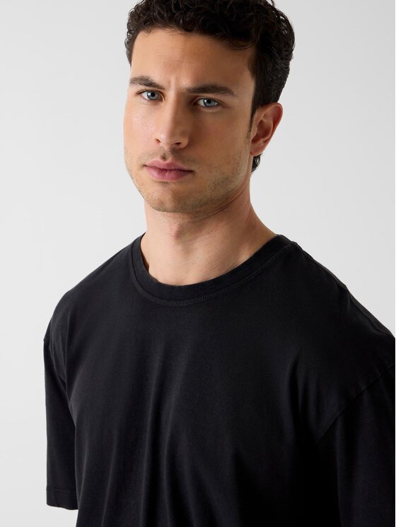 Guess Guess T-Shirt 181814 Czarny Classic Fit