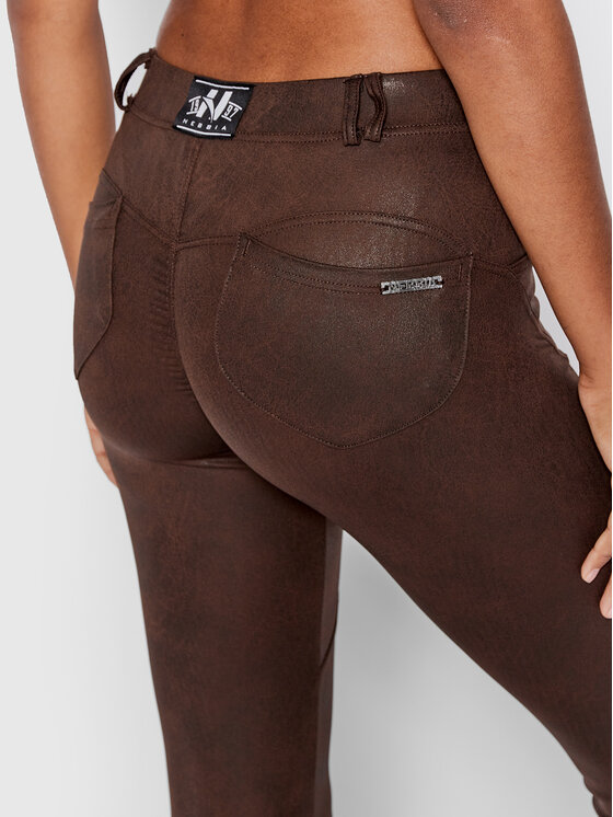 NEBBIA NEBBIA Riidest püksid Leather Look Bubble 538 Pruun Slim Fit