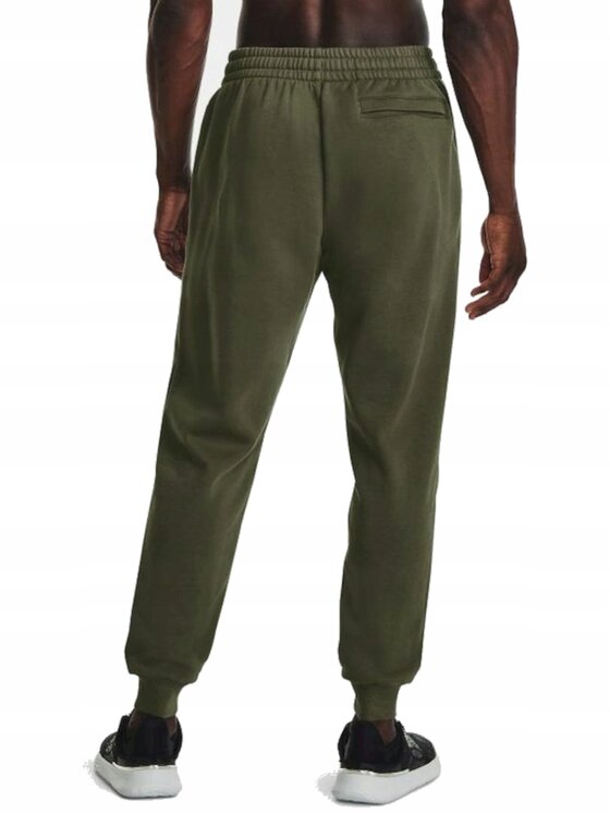 Under Armour Under Armour Spodnie dresowe 1379774-390 Zielony Basic Fit