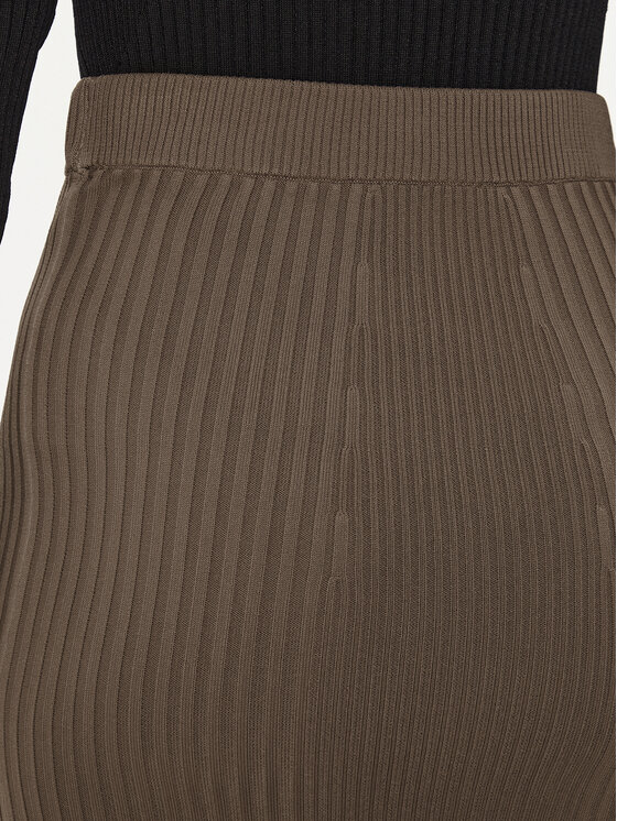 Guess Guess Ravno krilo Lucille W4YD38 Z2U00 Rjava Slim Fit
