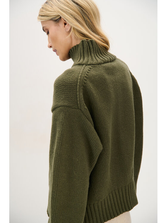 Fobya Fobya Sweter F2090 Zielony Basic Fit