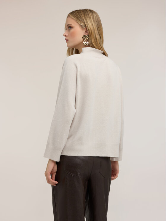 Motivi Motivi Sweter M361E002419N011 Biały Regular Fit