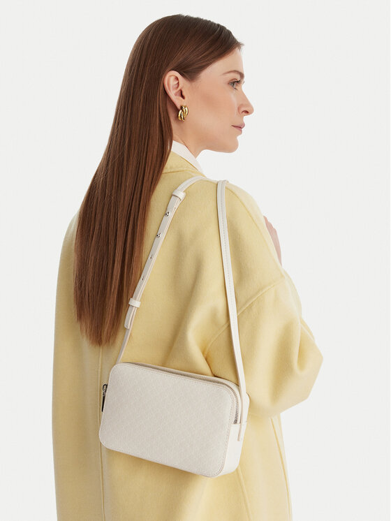 Calvin Klein Torebka Emblem Aop Elongated Camera Bag LV04F3268G Écru