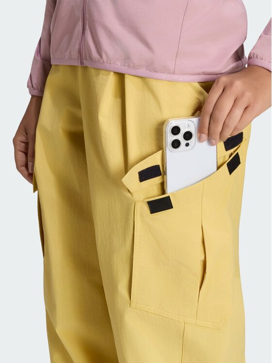 adidas adidas Spodnie outdoor 163069 Żółty Loose Fit