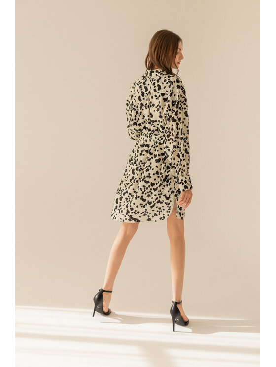 Entelier Entelier Sukienka codzienna oversize Écru Comfortable Fit