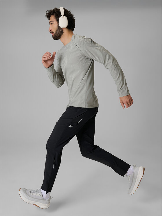 4F 4F Spodnie dresowe RUNNING Czarny Regular Fit