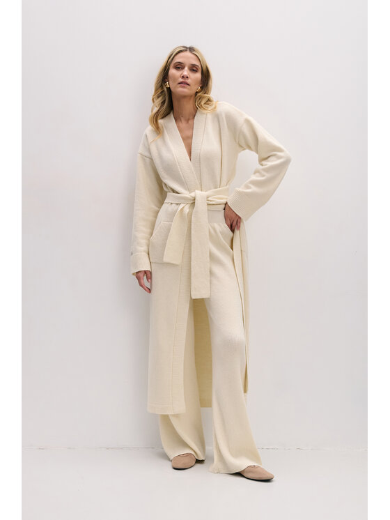 Fobya Fobya Spodnie dzianinowe F2085 Écru Basic Fit