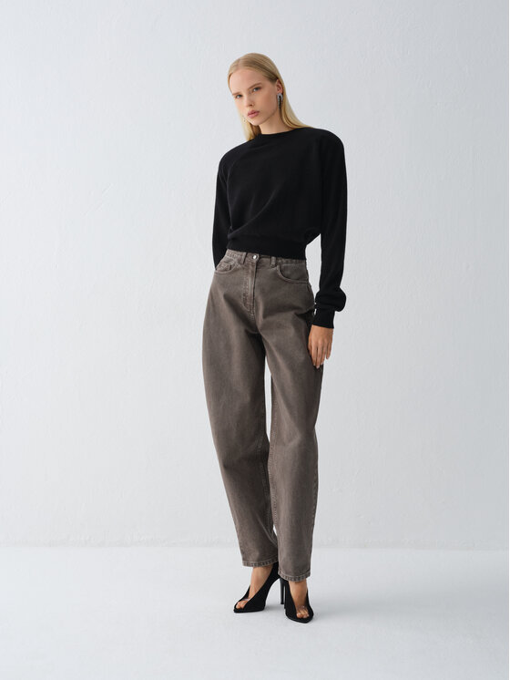 La Mania La Mania Sweter ELLA Czarny Basic Fit