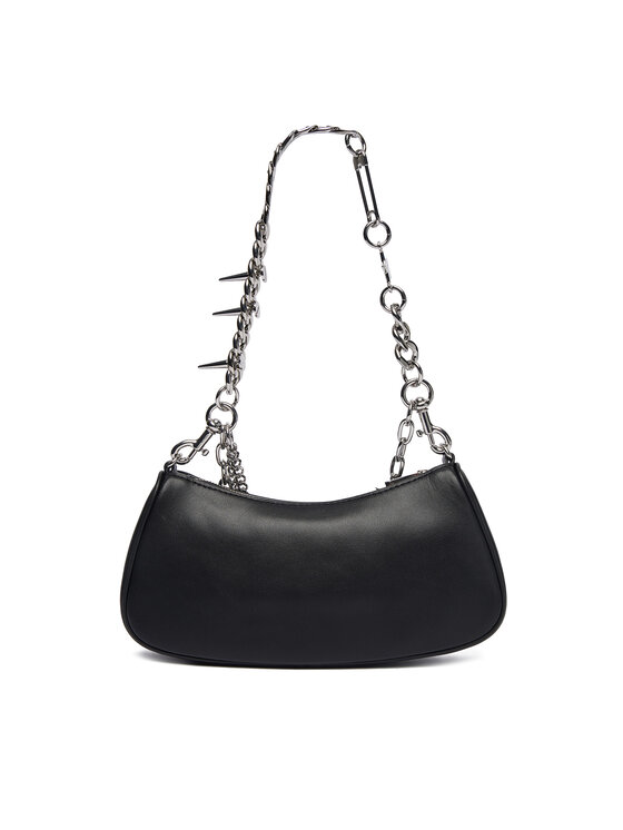 Torebka widziana od tyłu, uchwyt z łańcucha ułożony u góry kadru.