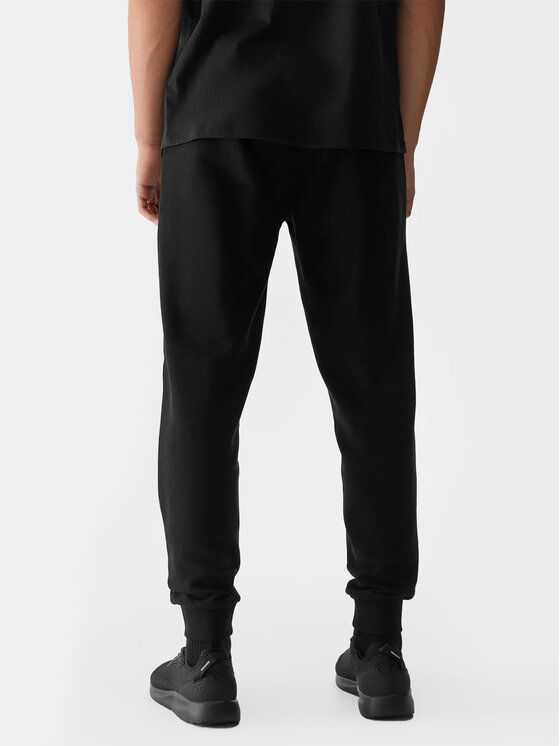 4F 4F Pantaloni da tuta 4FWSS24TTROM603 Nero Regular Fit