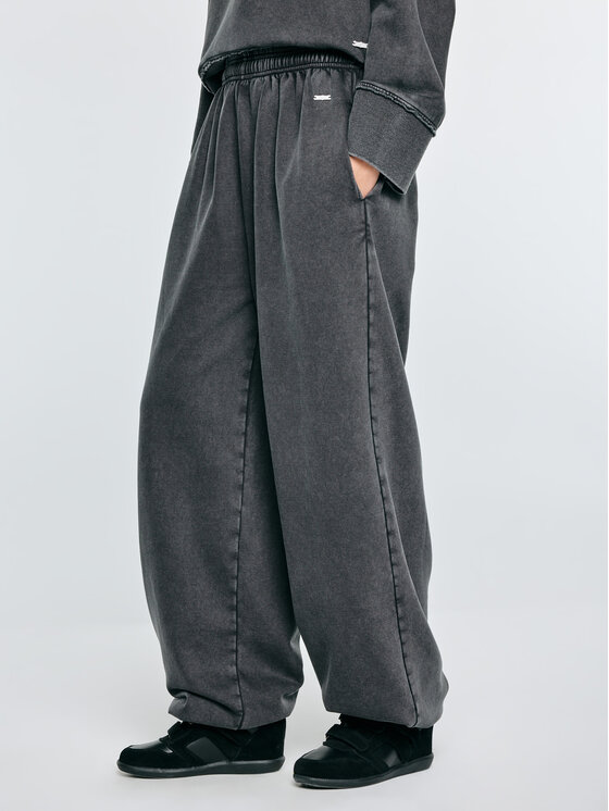 BIG STAR BIG STAR Spodnie dresowe AGNESSAP Czarny Oversize