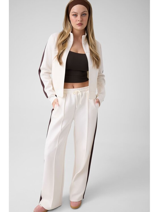 Guess Guess Spodnie materiałowe 183666 Beżowy Classic Fit