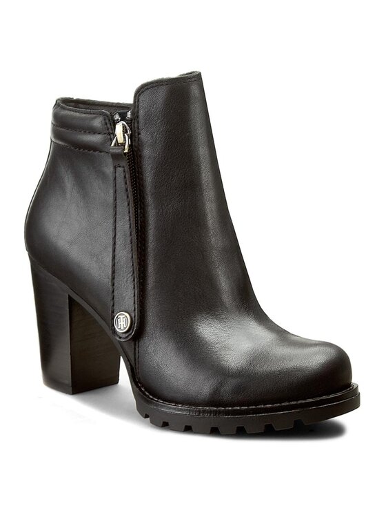 Tommy Hilfiger Tommy Hilfiger Členková obuv Isabella 9A FW56821526 Čierna