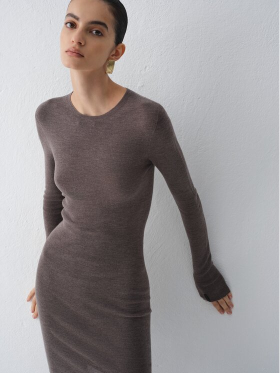 La Mania La Mania Sukienka dzianinowa POLLY Brązowy Basic Fit