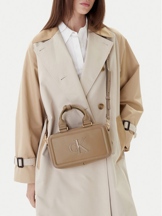 Calvin Klein Calvin Klein Soma Bold Ck Elongated Mini Tote LV04F3411G Bēšs