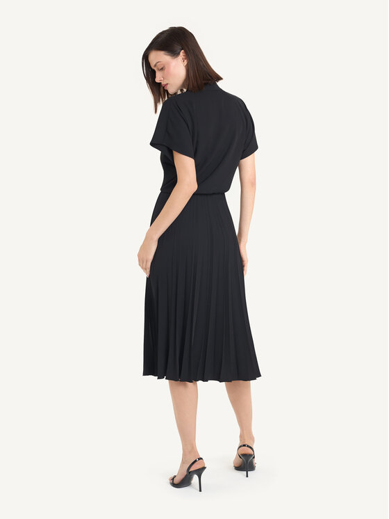 KMX KMX Sukienka koktajlowa 924970007 Czarny Flare Fit