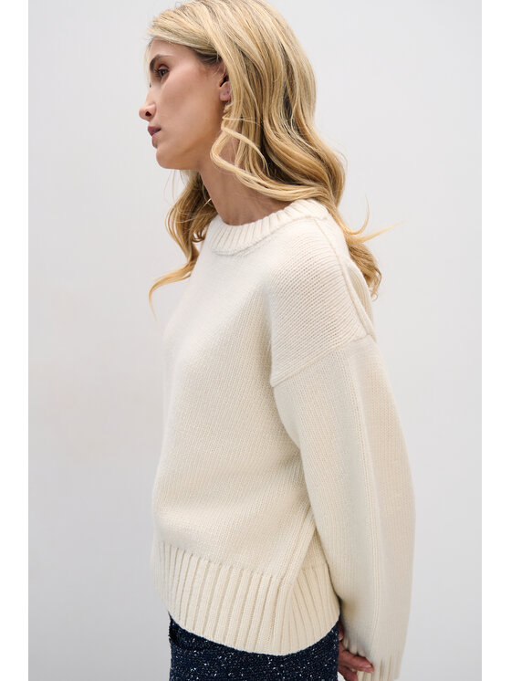 Fobya Fobya Sweter F2087 Écru Basic Fit