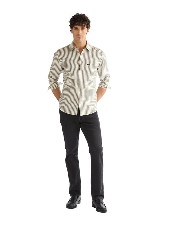 Wrangler Wrangler Jeansy 112386853 Czarny Straight Fit