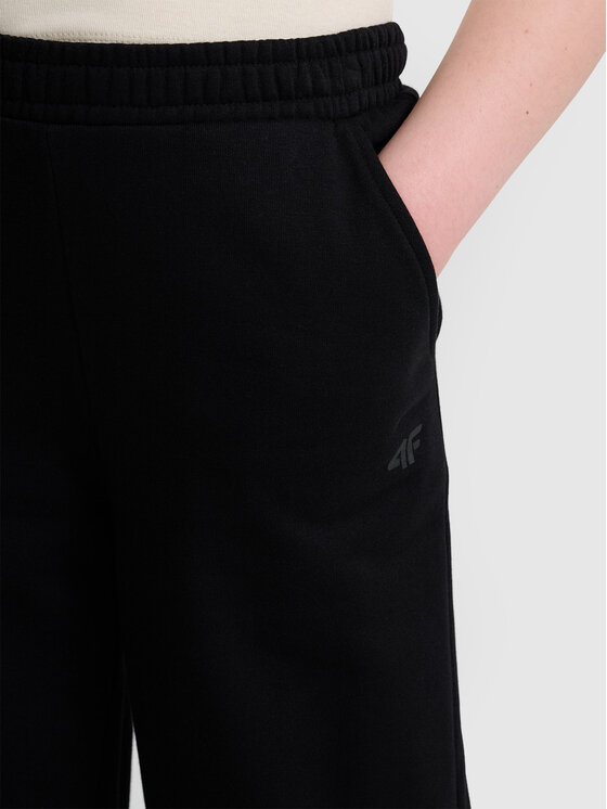 4F 4F Spodnie dresowe URBAN COMMUTER Czarny Oversize