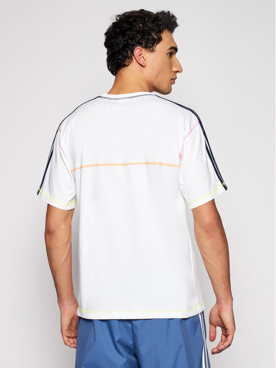 adidas T-Shirt Contrast Stitch GN3885 Biały Regular Fit | Modivo.pl