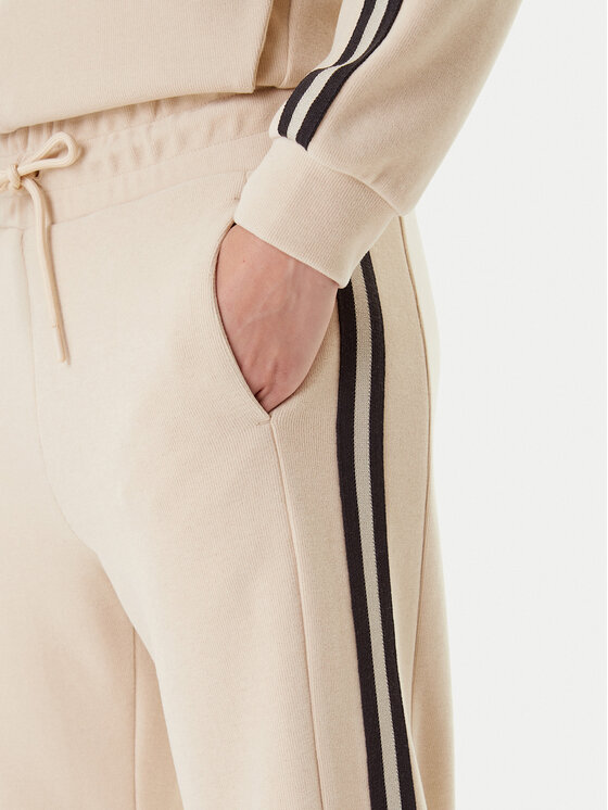 EA7 Emporio Armani EA7 Emporio Armani Spodnji del trenirke 7W000568 AF15528 U1046 Bež Relaxed Fit
