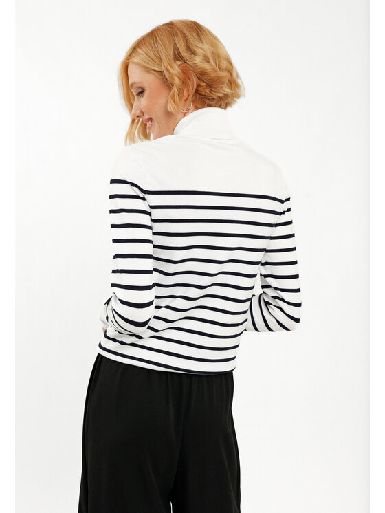 Volcano Volcano Sweter S-JANE Biały Regular Fit