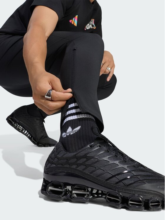 adidas adidas Spodnie materiałowe 171866 Czarny Regular Fit