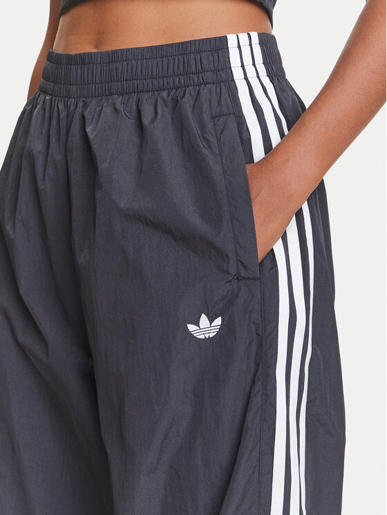 adidas adidas Долнище анцуг adicolor Teamgeist JD0256 Черен Oversize