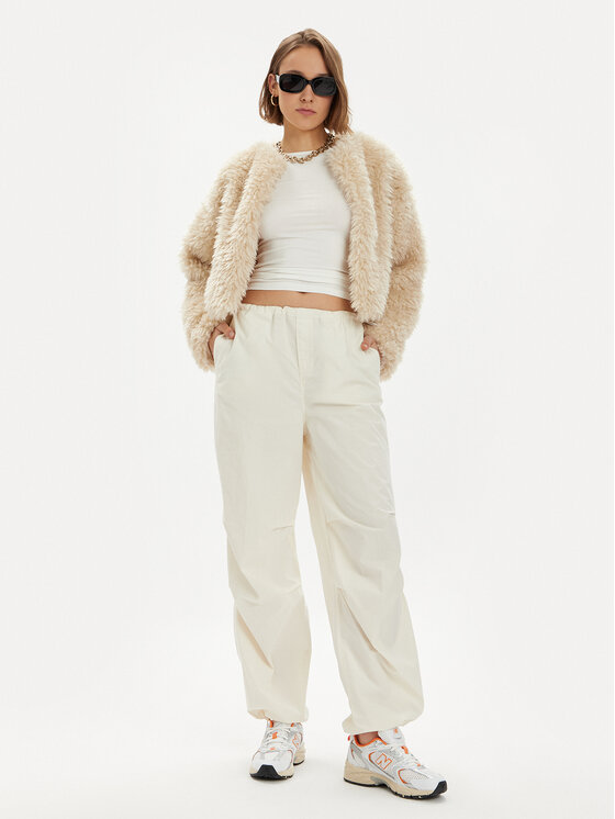 Gina Tricot Gina Tricot Karusnahk 20976 Beež Oversize