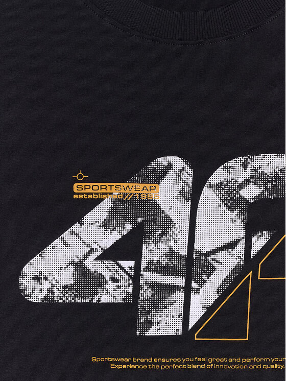 4F 4F T-Shirt BRAND CODE Czarny Regular Fit