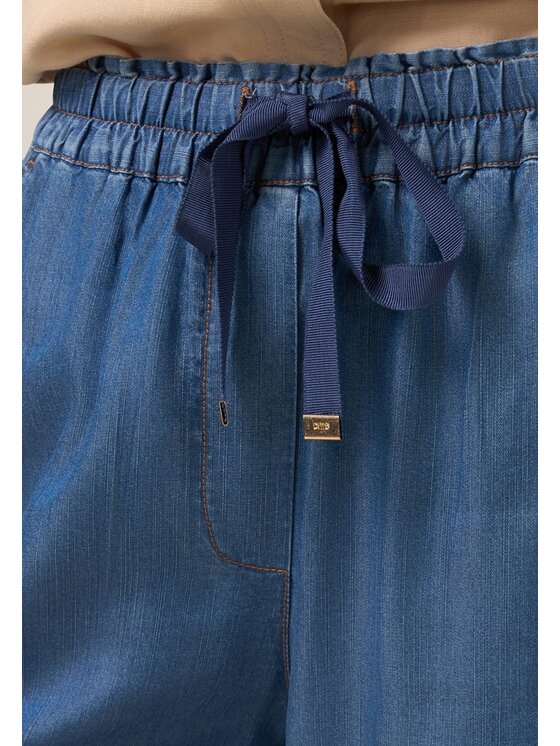 Oltre Oltre Jeansy P462J002302N024 Niebieski Regular Fit