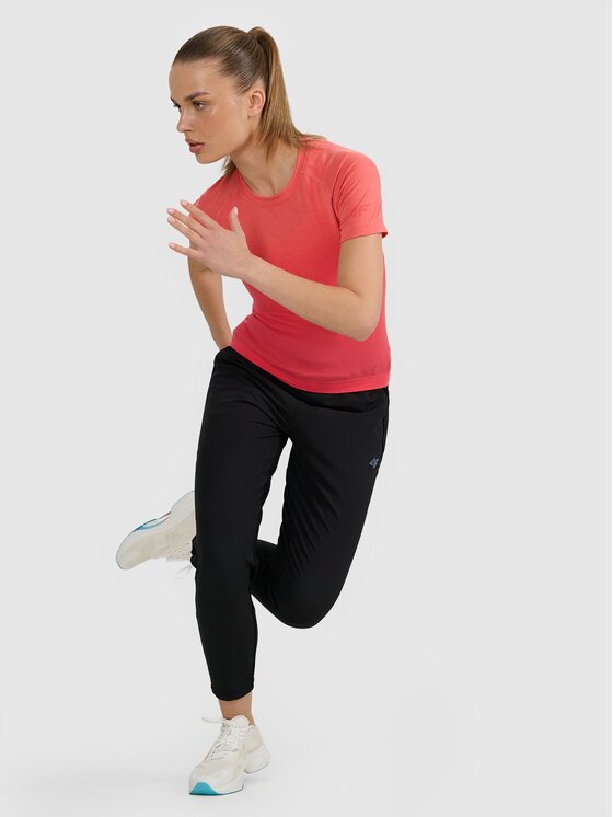 4F 4F Pantaloni da donna 4FWAW25TFTRF0931-20S Nero Regular Fit