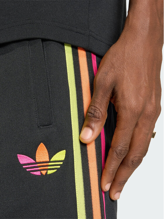 adidas adidas Spodnie dresowe 165822 Czarny Regular Fit