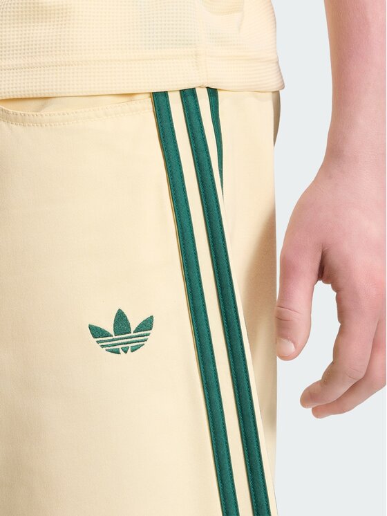 adidas adidas Szorty sportowe 165224 Żółty Loose Fit