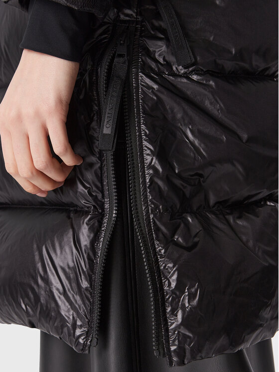 Red Valentino Red Valentino Μπουφάν πουπουλένιο 1R0CP00I6MD Μαύρο Regular Fit
