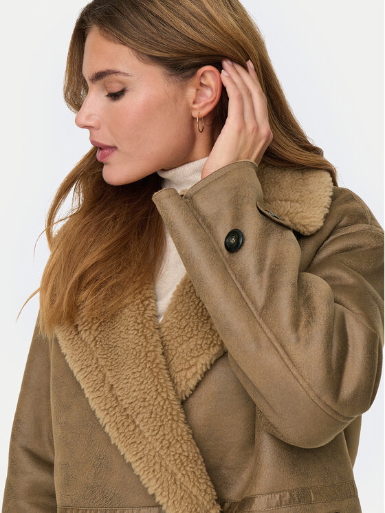 ONLY ONLY Fellmantel Ylva 15322402 Braun Regular Fit